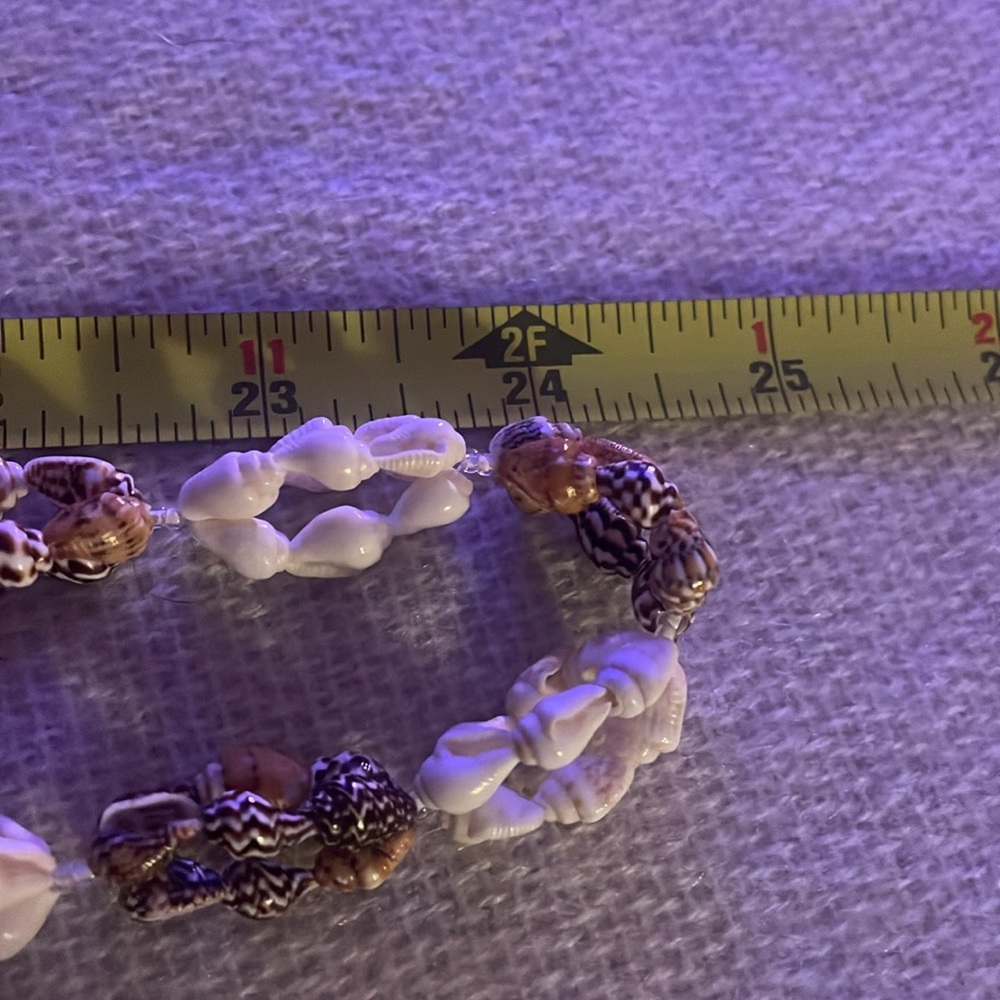 Shell Necklace - Picture 3 of 3